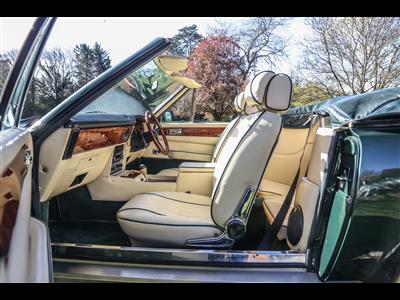 Aston Martin+V8 Volante